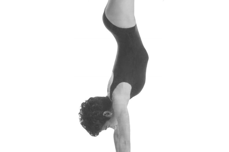 Finding Flow in Handstand